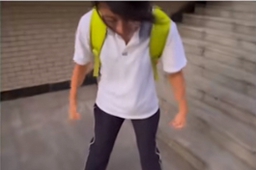 我勒个豆精神大爆发意思介绍