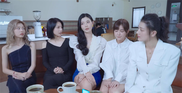 完蛋我被美女包围了章数介绍